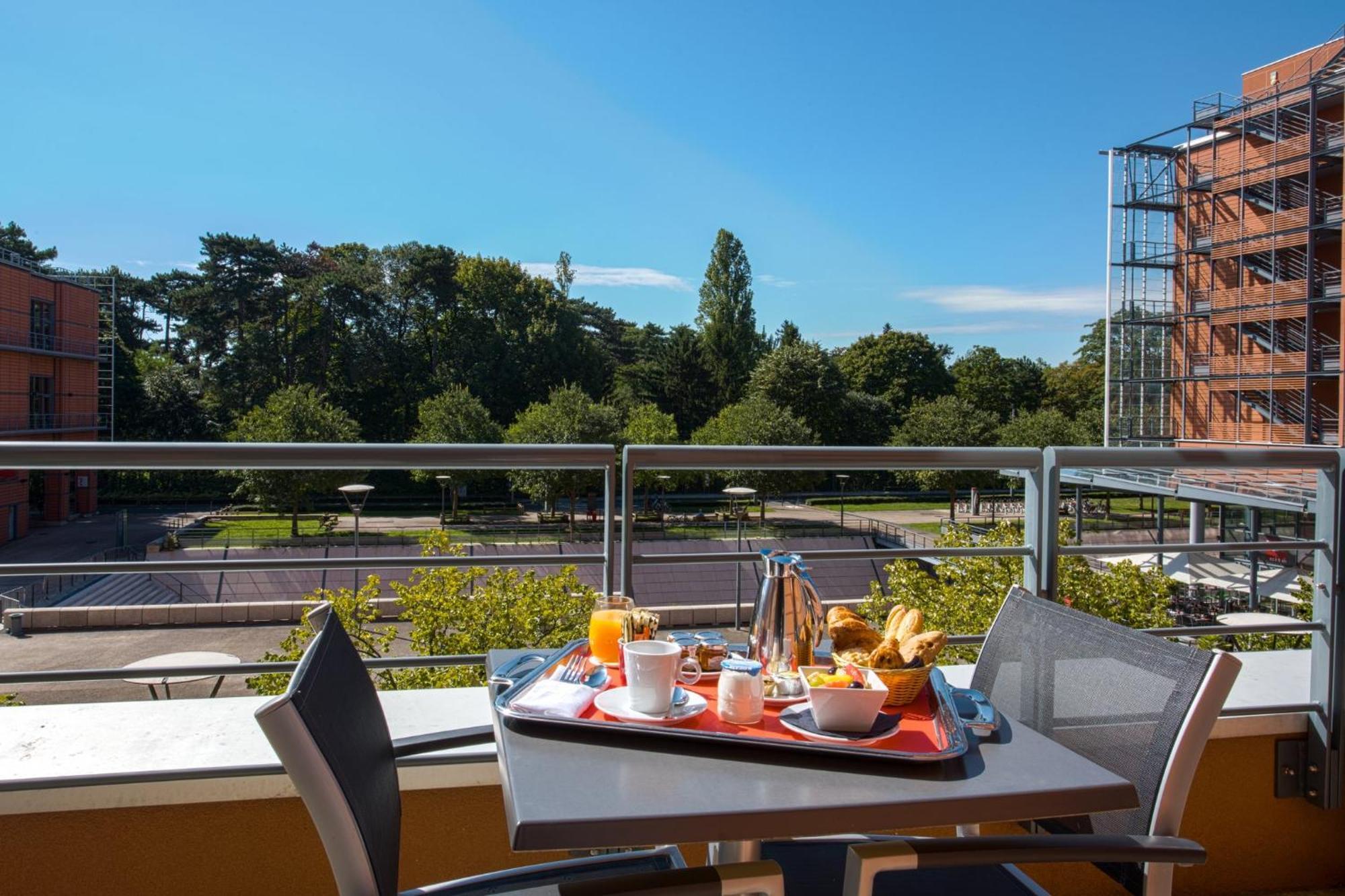 Crowne Plaza Lyon - Cite Internationale Hotel Luaran gambar